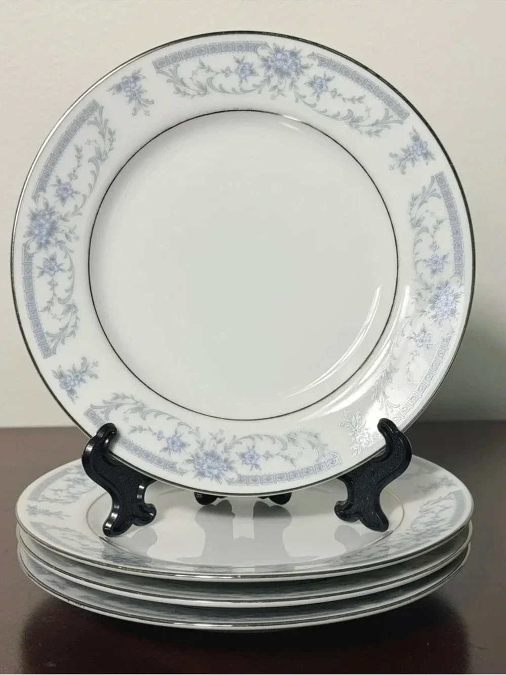 Classic Floral Rim Porcelain Dinner Plate - White with Pale Blue Trim